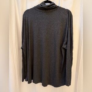 NWT Women’s J.Jill Charcoal Gray Turtle Neck. Drapes beautifully